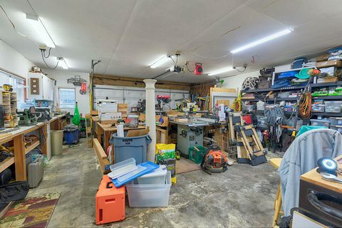 Duplex in Grants Pass OR 306 NE D Street 23.jpg