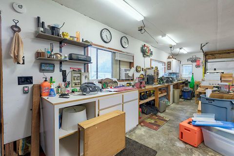 Duplex in Grants Pass OR 306 NE D Street 22.jpg
