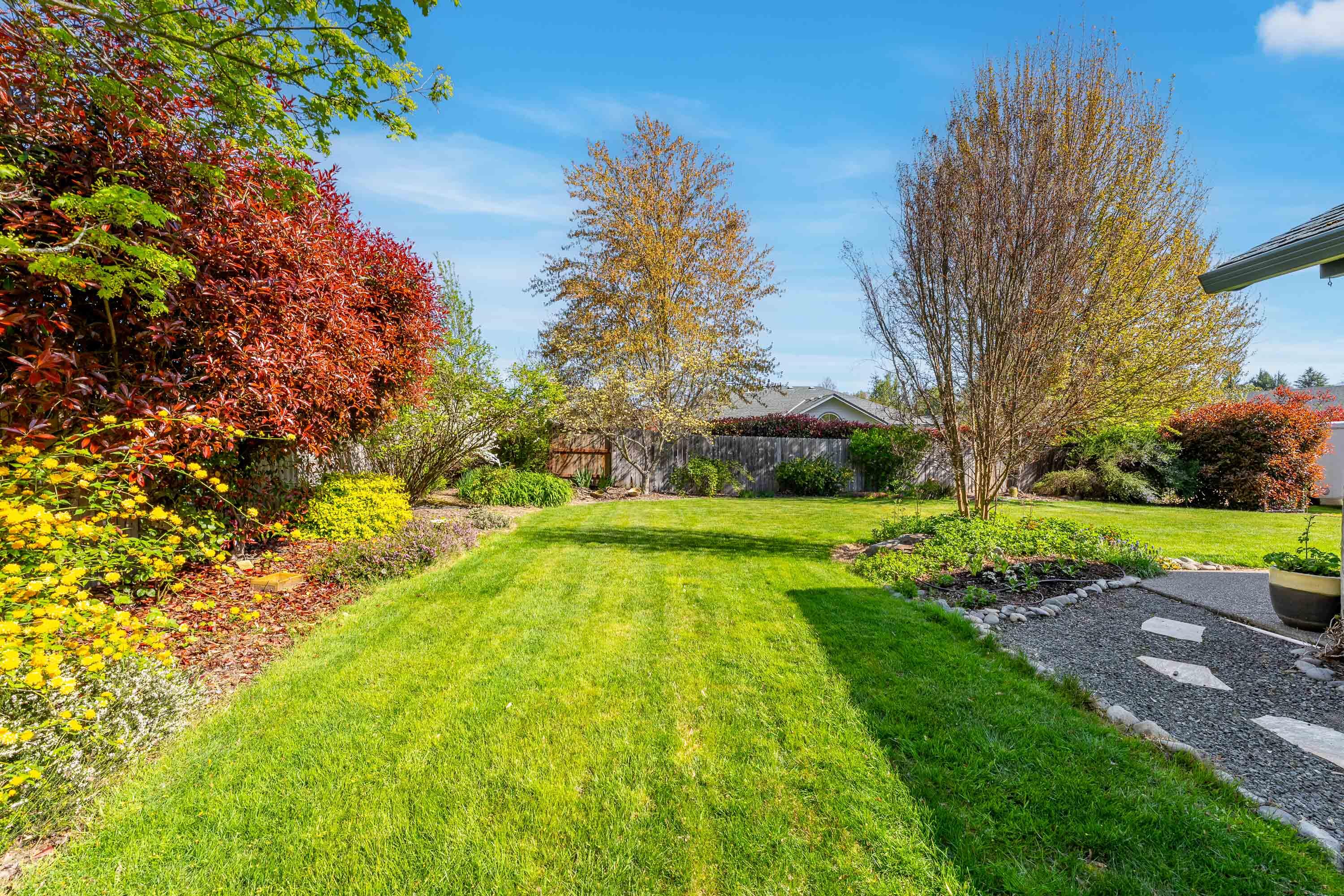 Single Family Residence in Grants Pass OR 2634 SW Garden Meadow Drive 30.jpg
