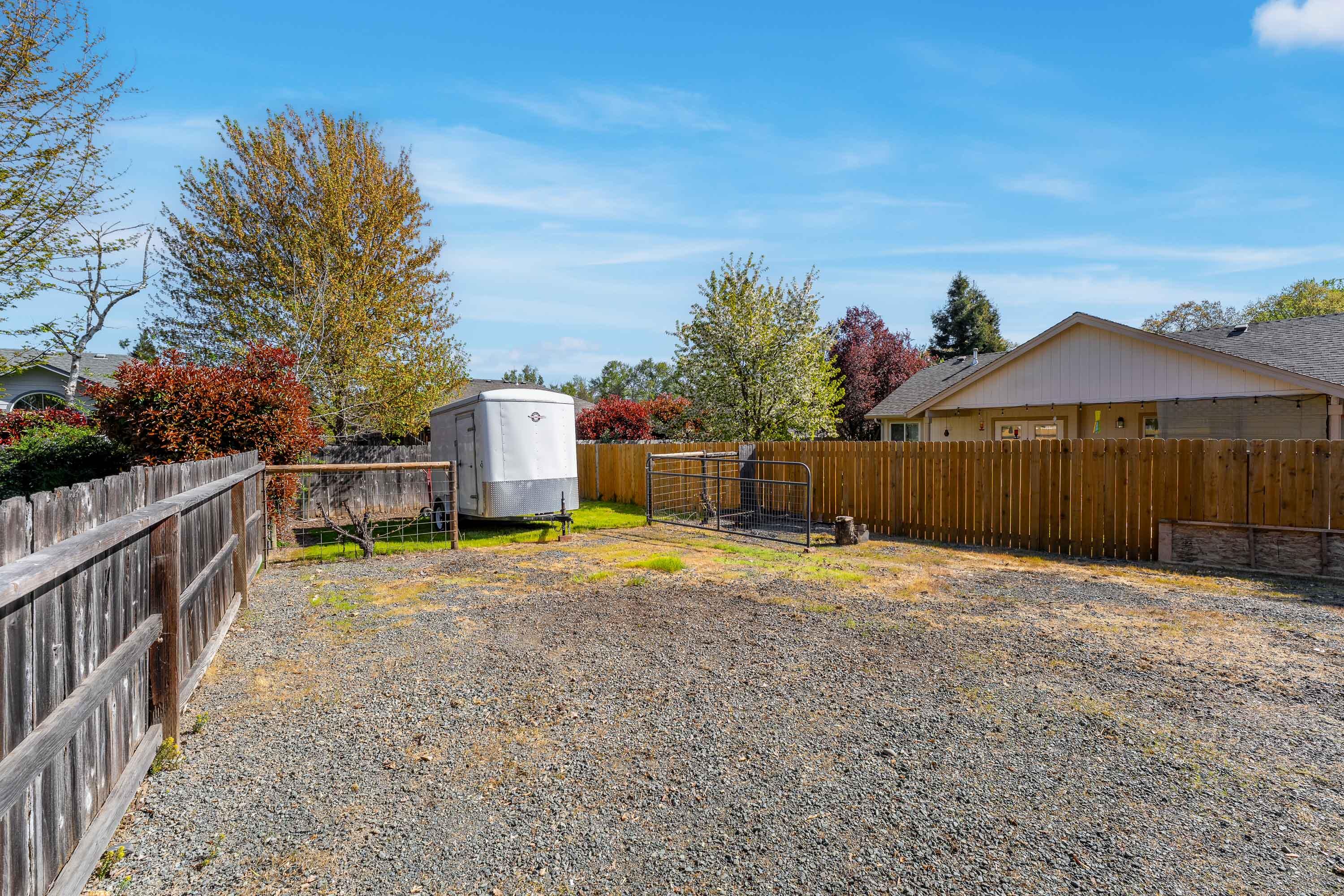 Single Family Residence in Grants Pass OR 2634 SW Garden Meadow Drive 38.jpg