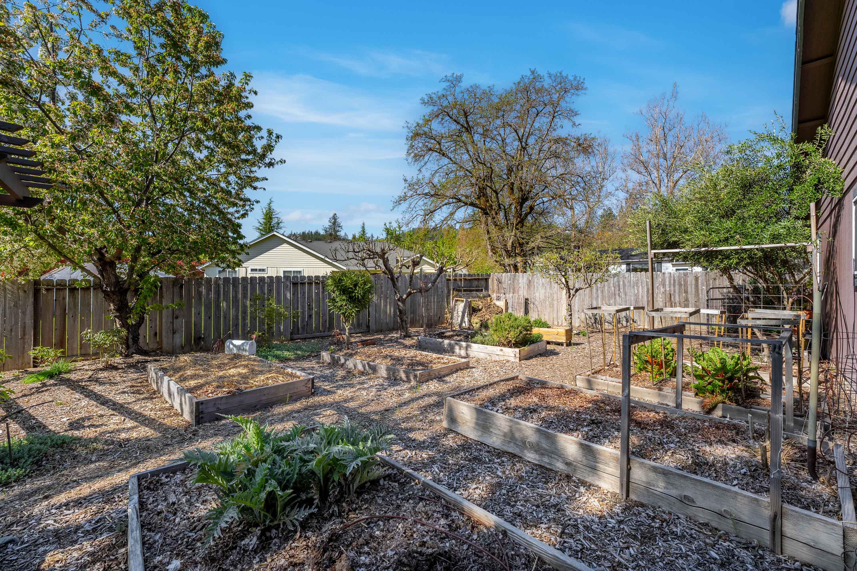 Single Family Residence in Grants Pass OR 2634 SW Garden Meadow Drive 34.jpg