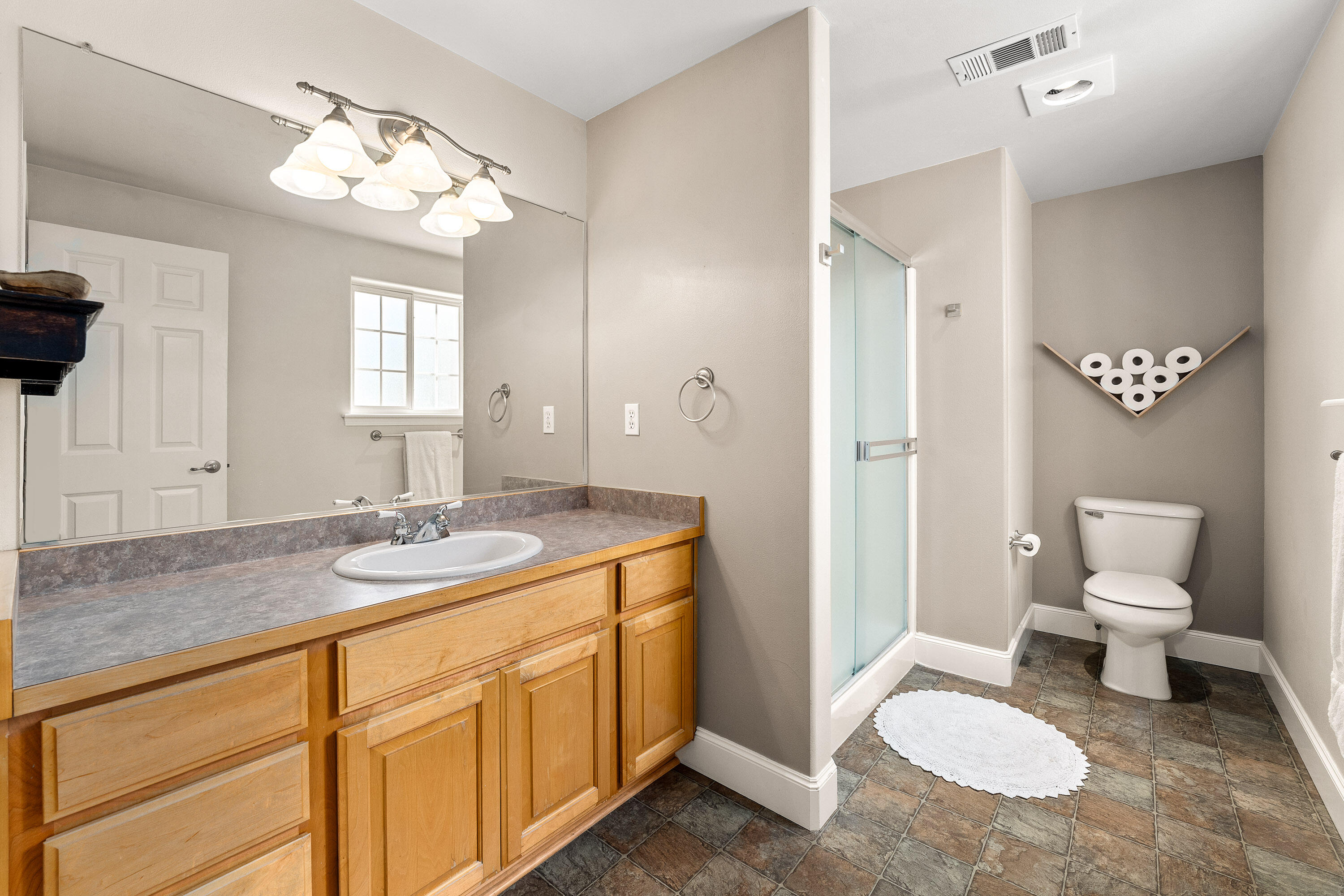 Single Family Residence in Grants Pass OR 2634 SW Garden Meadow Drive 16.jpg