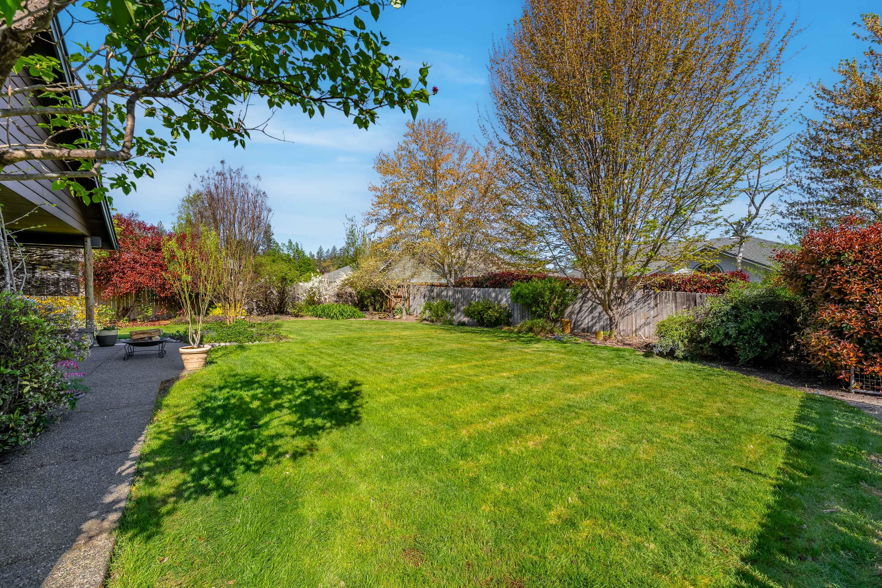 Single Family Residence in Grants Pass OR 2634 SW Garden Meadow Drive 33.jpg