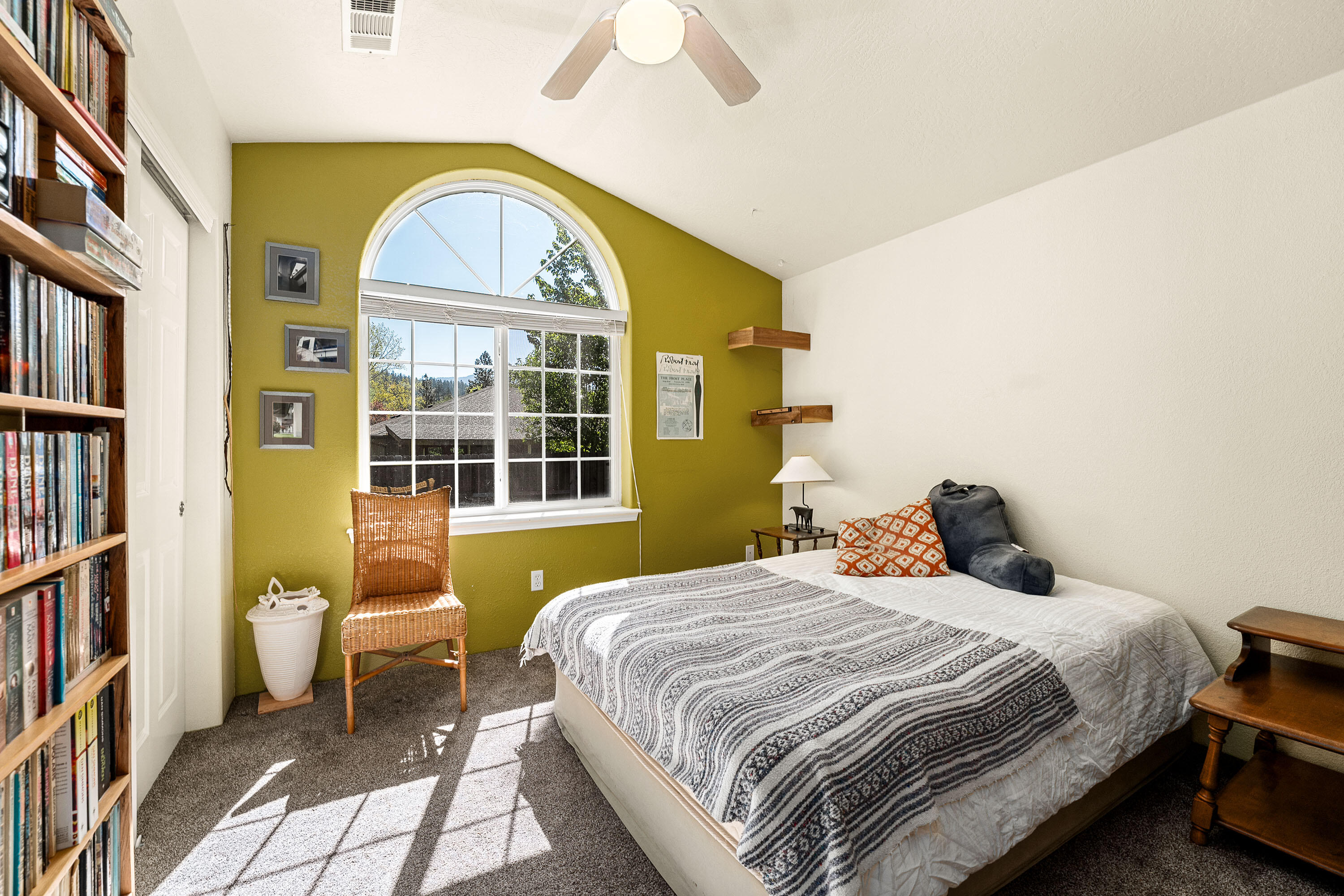 Single Family Residence in Grants Pass OR 2634 SW Garden Meadow Drive 19.jpg