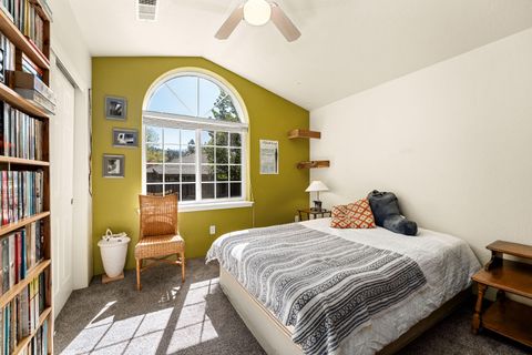 Single Family Residence in Grants Pass OR 2634 SW Garden Meadow Drive 19.jpg