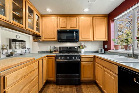 Single Family Residence in Grants Pass OR 2634 SW Garden Meadow Drive 10.jpg