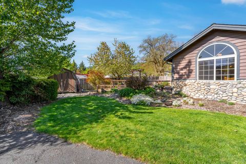 Single Family Residence in Grants Pass OR 2634 SW Garden Meadow Drive 25.jpg