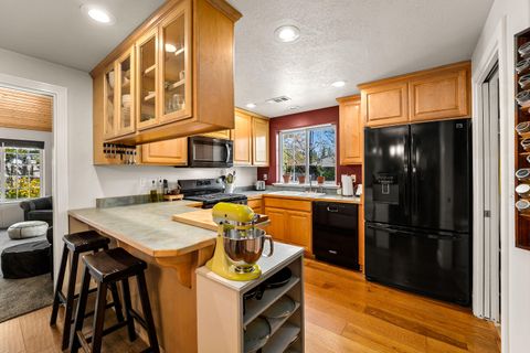 Single Family Residence in Grants Pass OR 2634 SW Garden Meadow Drive 8.jpg