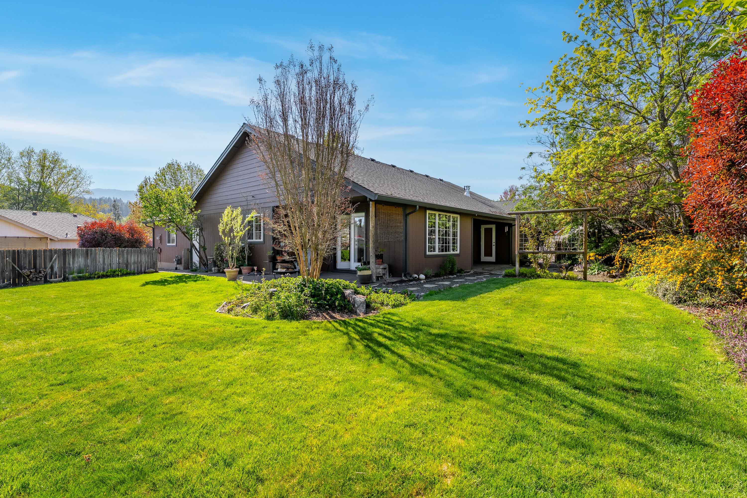 Single Family Residence in Grants Pass OR 2634 SW Garden Meadow Drive 31.jpg