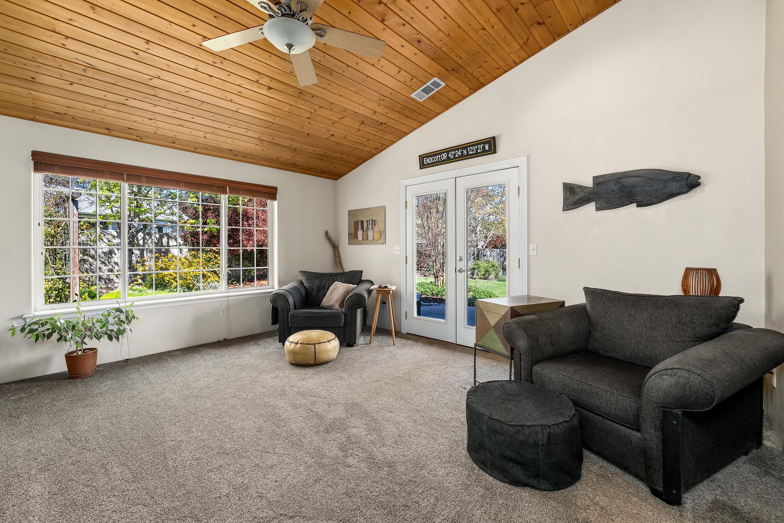 Single Family Residence in Grants Pass OR 2634 SW Garden Meadow Drive 13.jpg