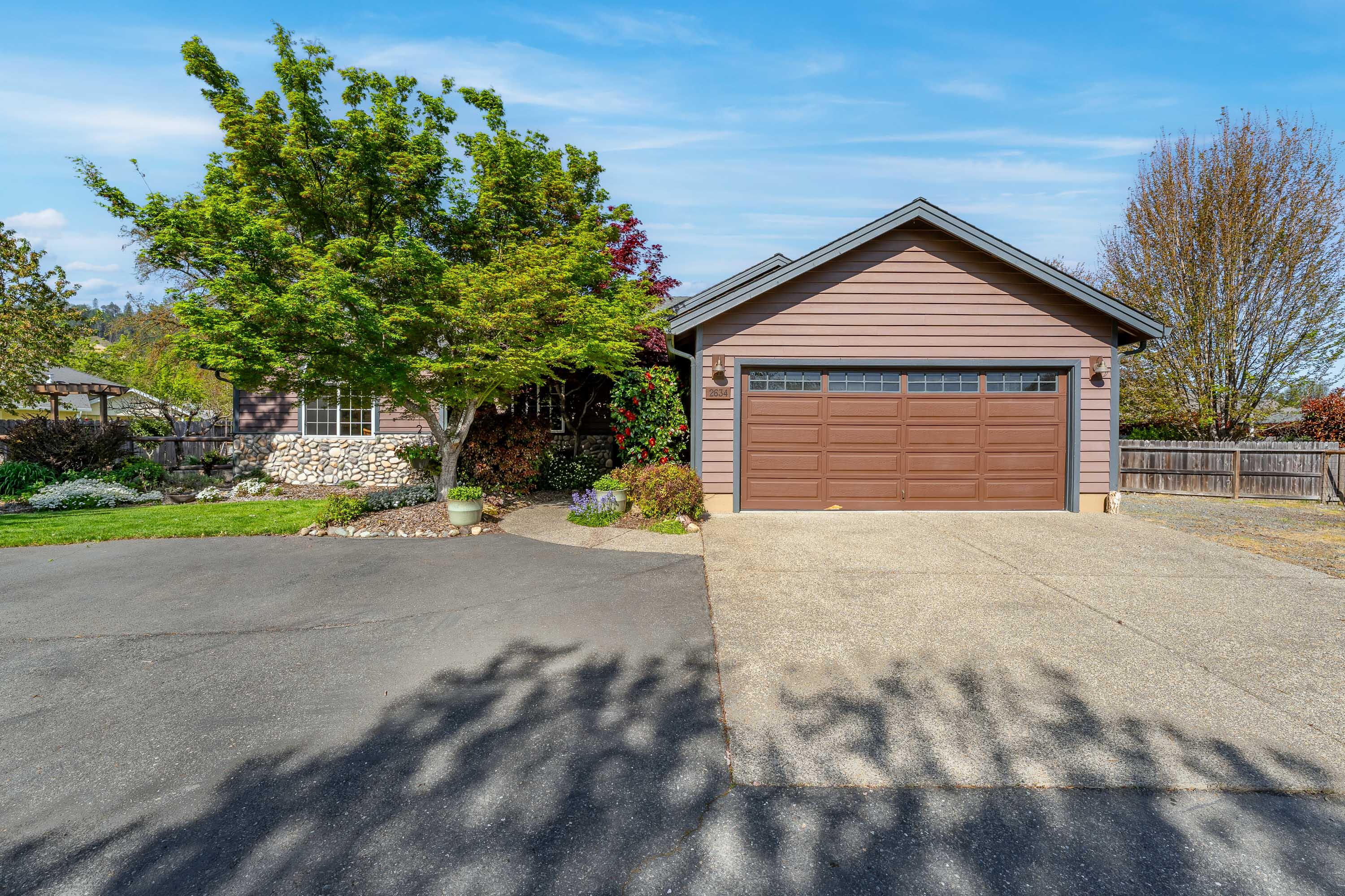 Single Family Residence in Grants Pass OR 2634 SW Garden Meadow Drive 24.jpg