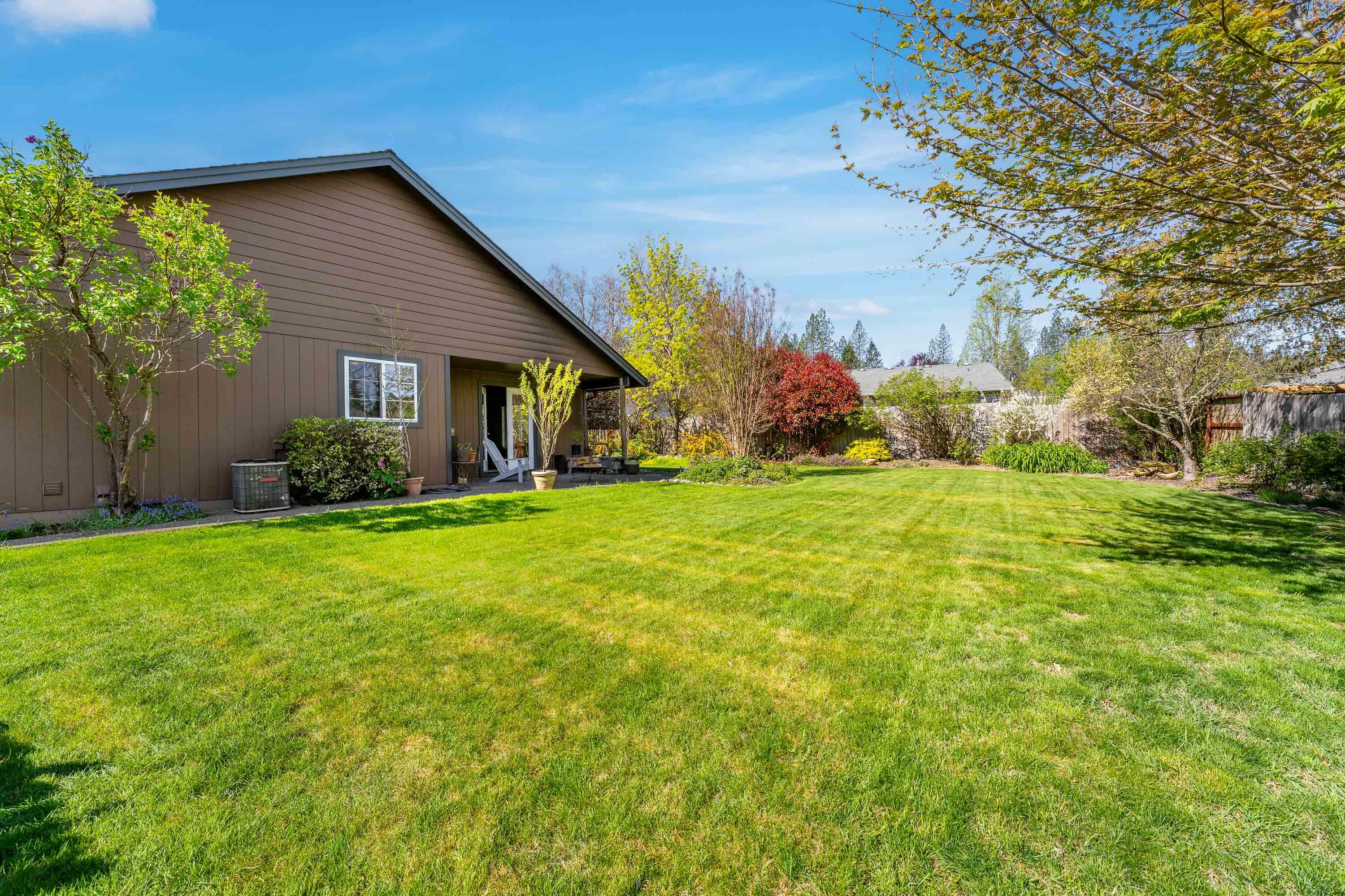 Single Family Residence in Grants Pass OR 2634 SW Garden Meadow Drive 32.jpg