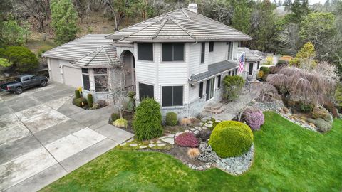Single Family Residence in Grants Pass OR 1285 NW Cooke Avenue.jpg