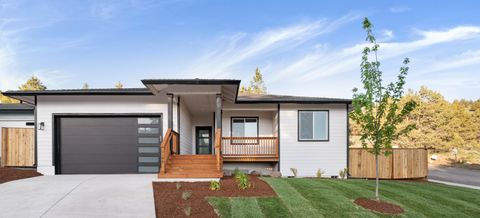 Single Family Residence in Klamath Falls OR 1199 Orange Blossom Drive.jpg