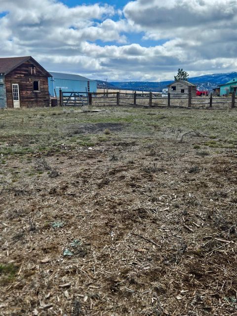  in Beatty OR 42976 Klamath Falls Lakeview Highway.jpg