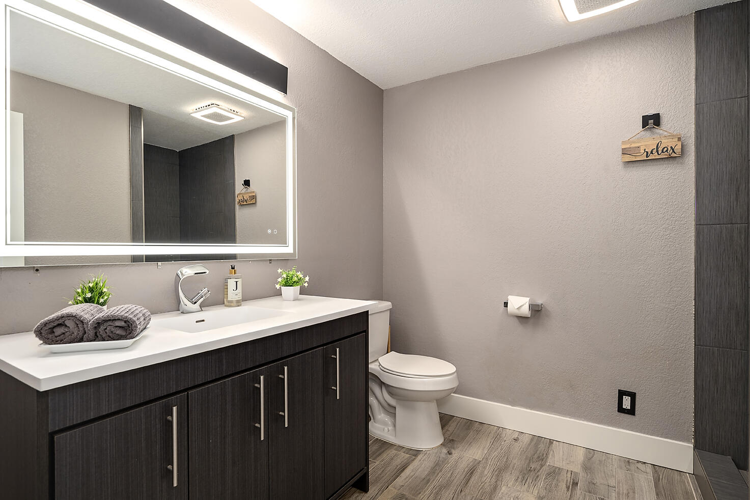 Single Family Residence in Medford OR 521 Sterling Point Drive 8.jpg