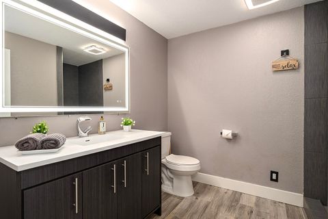 Single Family Residence in Medford OR 521 Sterling Point Drive 8.jpg