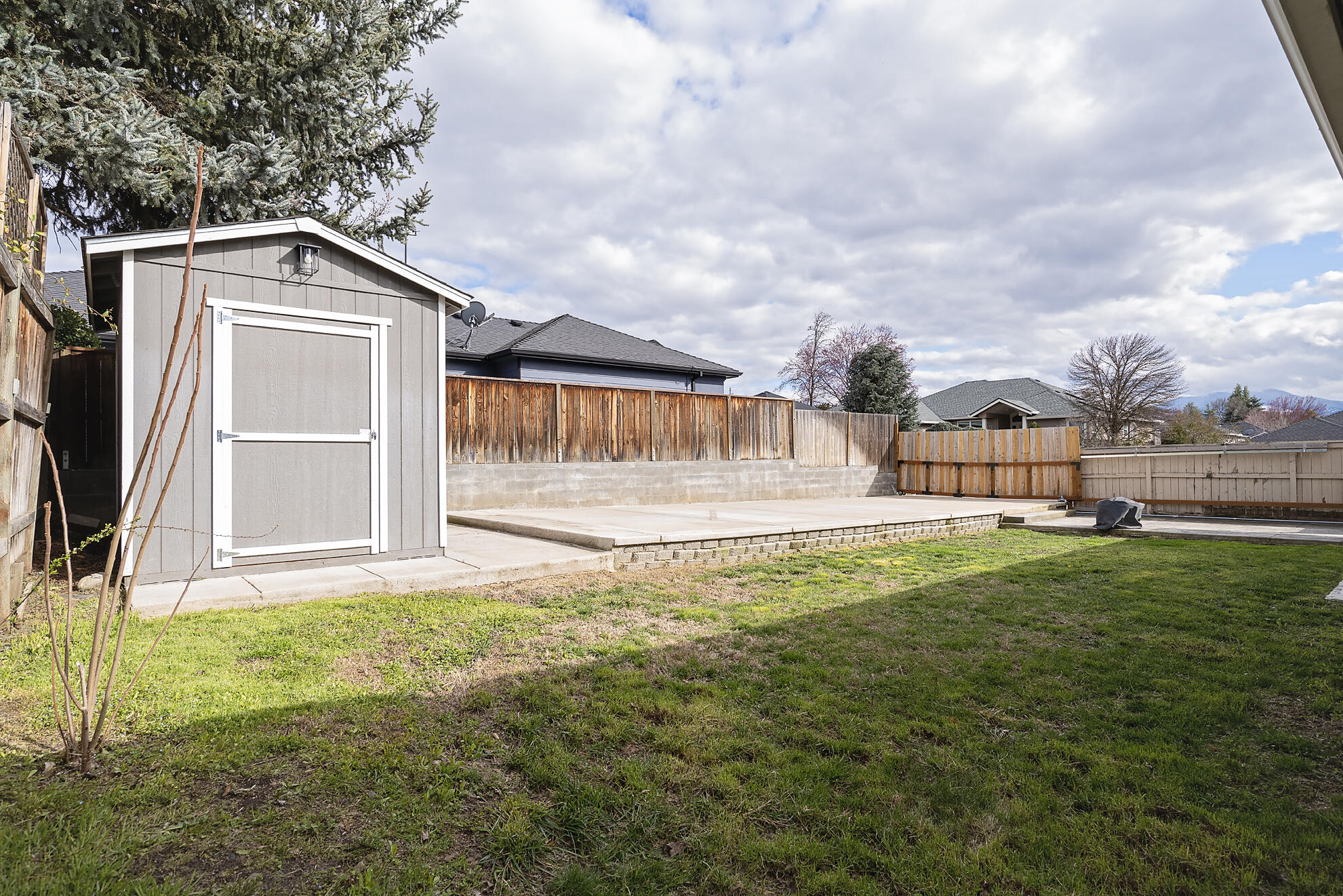 Single Family Residence in Medford OR 521 Sterling Point Drive 22.jpg