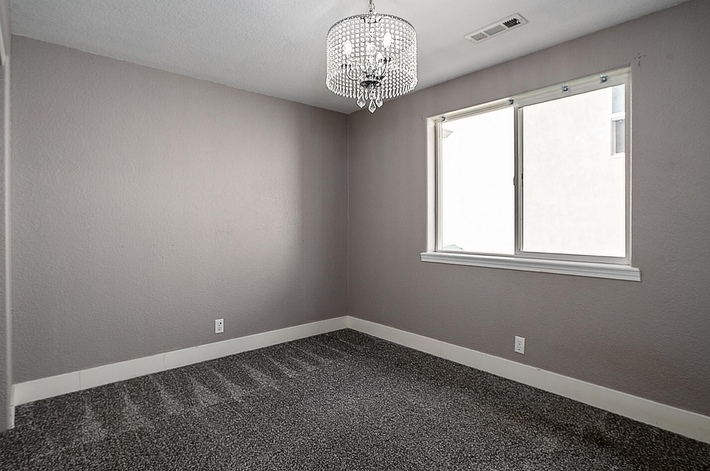 Single Family Residence in Medford OR 521 Sterling Point Drive 10.jpg