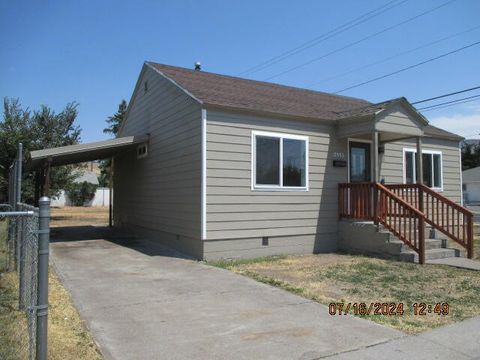 Single Family Residence in Klamath Falls OR 2553 Applegate Avenue.jpg