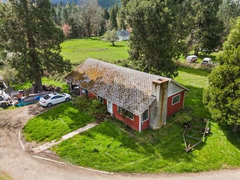 Single Family Residence in Glendale OR 5230 Azalea-Glen Road.jpg