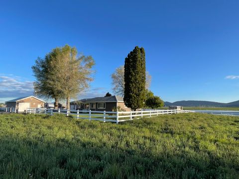 Single Family Residence in Klamath Falls OR 10773 Crystal Springs Road.jpg