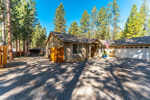 Single Family Residence in Bend OR 60095 Crater Road.jpg