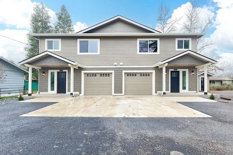 Duplex in Grants Pass OR 951 SW H Street.jpg
