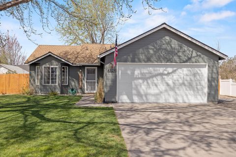 Single Family Residence in Klamath Falls OR 4824 Lombard Drive.jpg