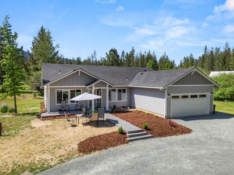 Single Family Residence in Rogue River OR 695 Minthorne Road.jpg