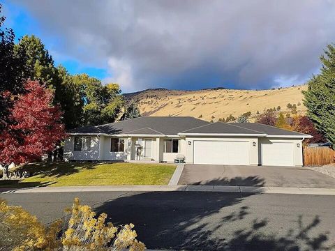 Single Family Residence in Klamath Falls OR 881 Rosemont Court.jpg