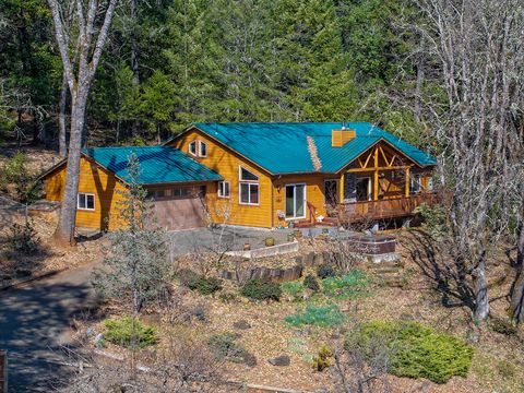 Single Family Residence in Grants Pass OR 490 W Pickett Creek Road.jpg
