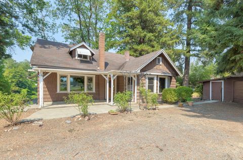 Single Family Residence in Grants Pass OR 4152 Leonard Road.jpg