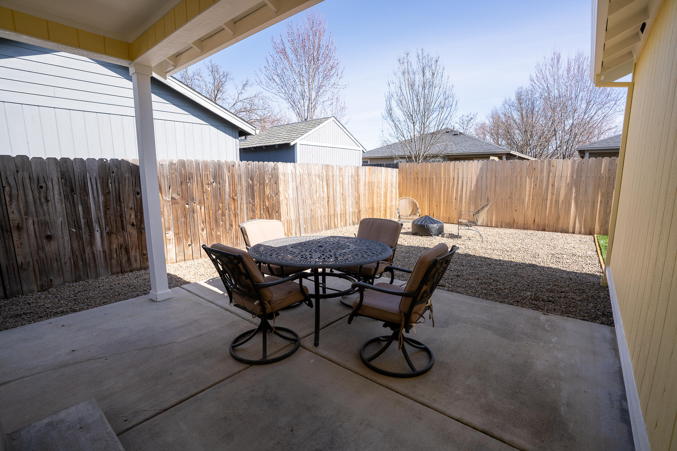Single Family Residence in Medford OR 2331 Lillian Street 17.jpg