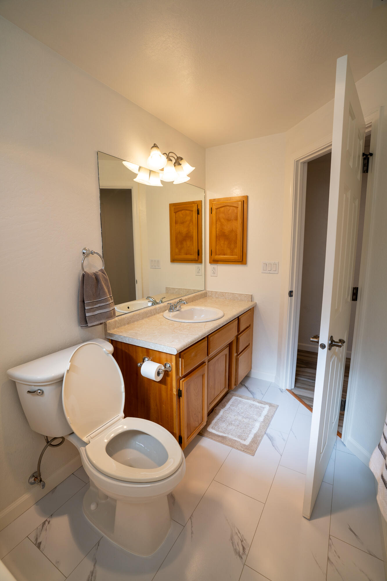 Single Family Residence in Medford OR 2331 Lillian Street 14.jpg