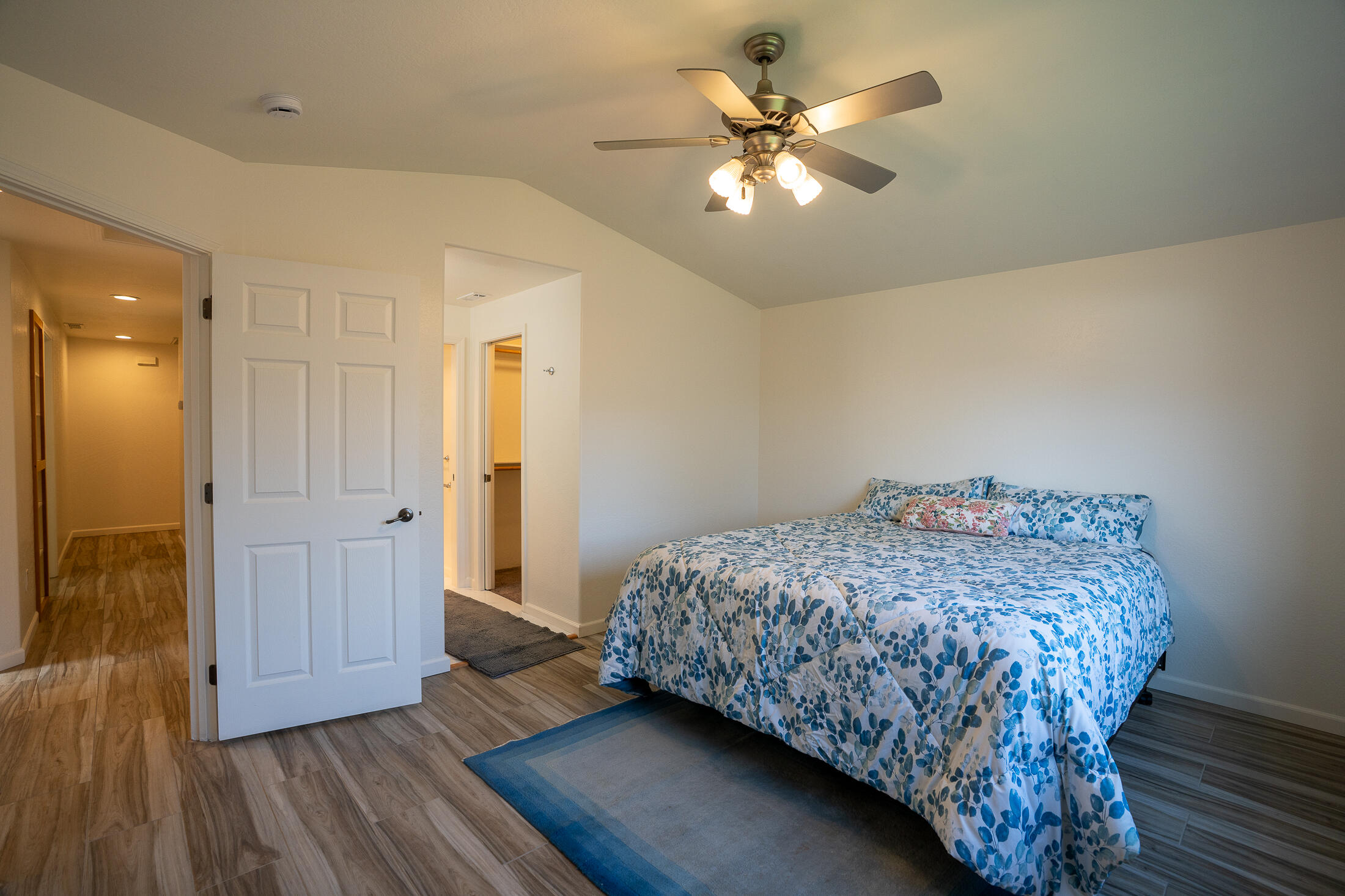 Single Family Residence in Medford OR 2331 Lillian Street 6.jpg