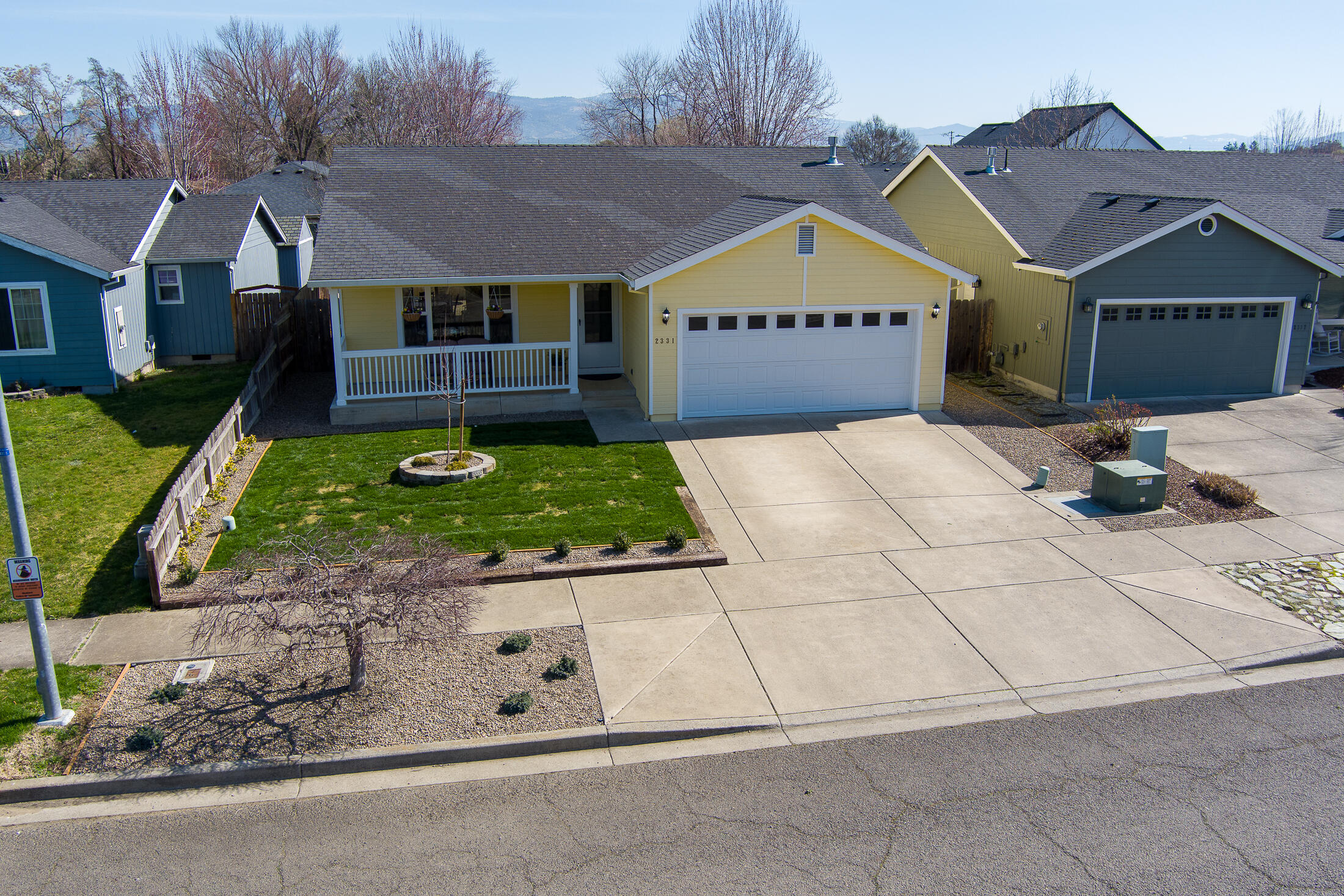 Single Family Residence in Medford OR 2331 Lillian Street 21.jpg