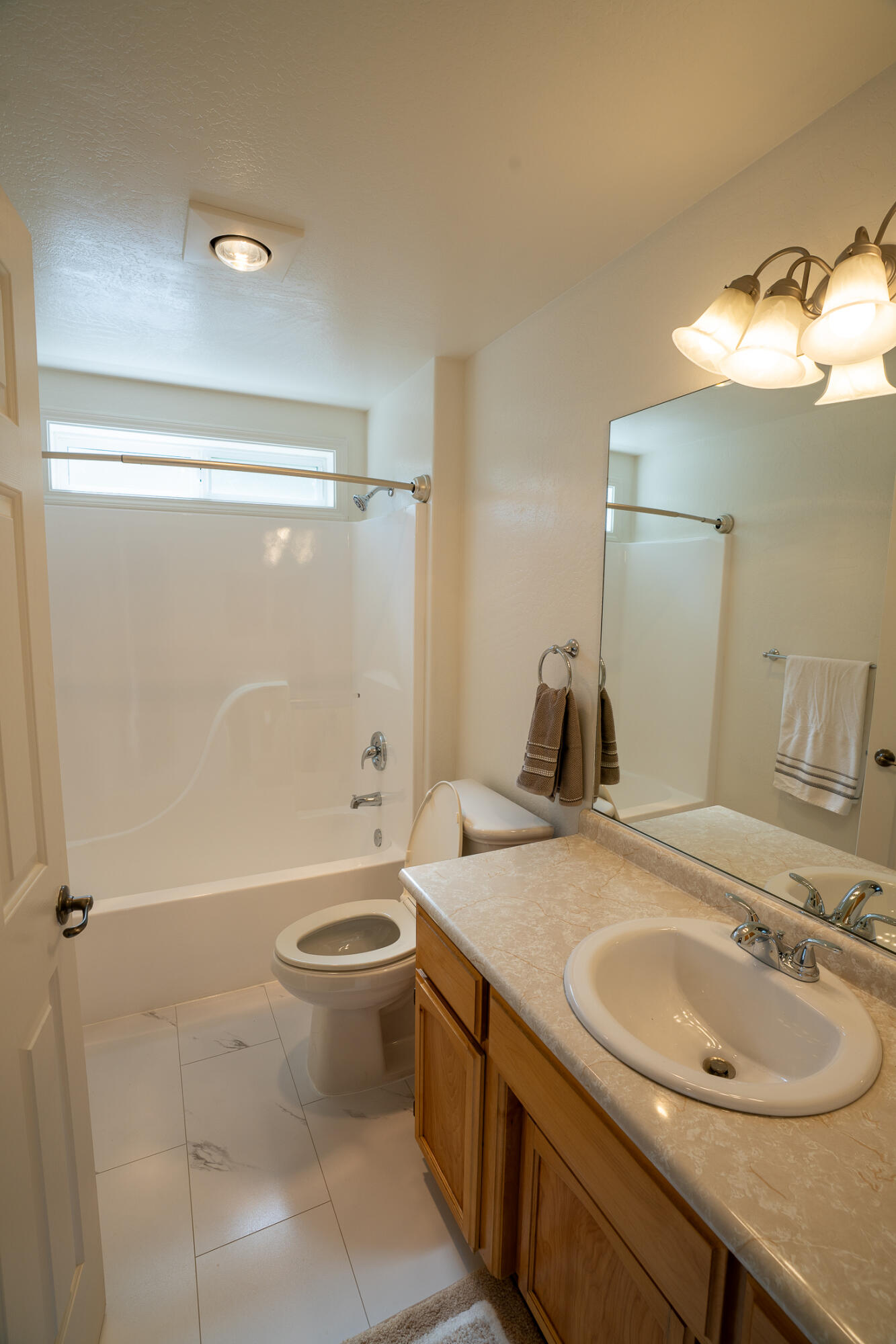 Single Family Residence in Medford OR 2331 Lillian Street 13.jpg