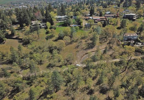  in Ashland OR 440 Glenview Drive.jpg
