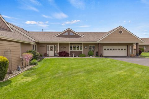 Condominium in Klamath Falls OR 9208 St Andrews Circle.jpg