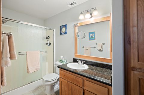 Single Family Residence in Grants Pass OR 914 Schaefers Lane 16.jpg