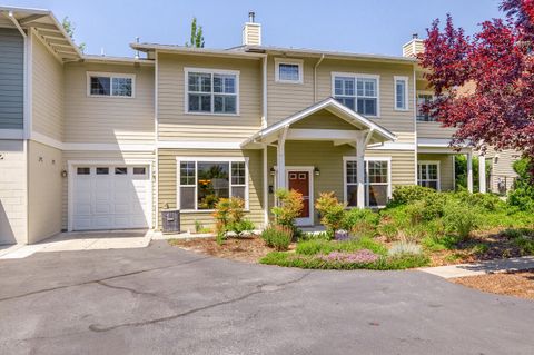 Condominium in Ashland OR 820 Satsuma Court.jpg