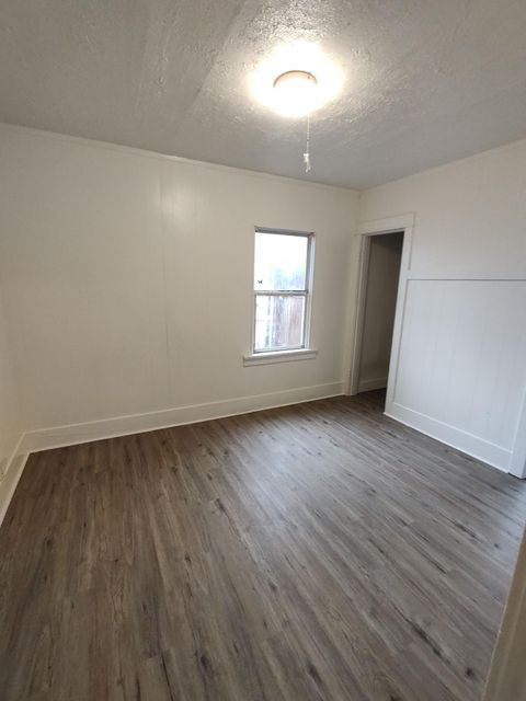 Multi Family in Klamath Falls OR 356 Division Street 10.jpg