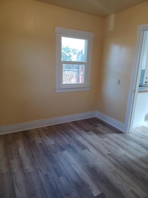 Multi Family in Klamath Falls OR 356 Division Street 17.jpg