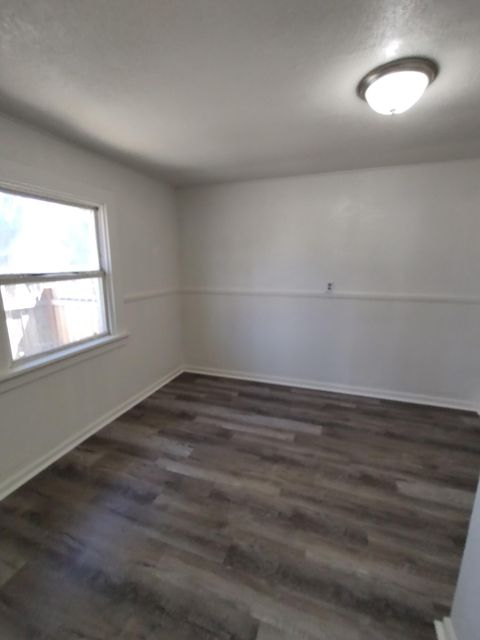 Multi Family in Klamath Falls OR 356 Division Street 3.jpg