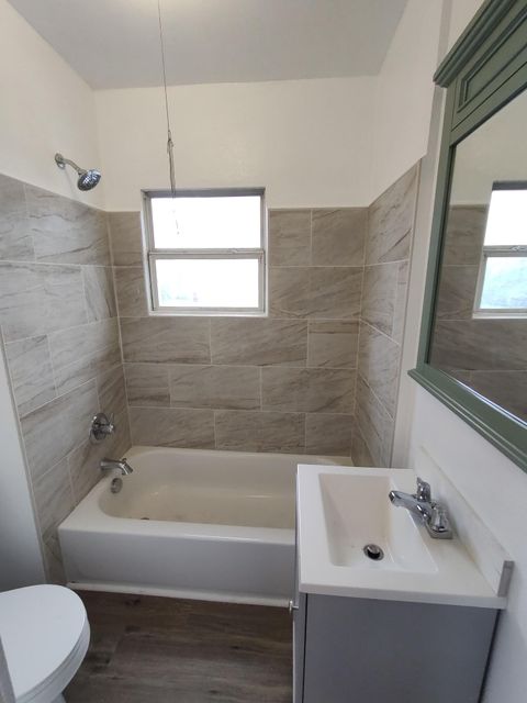 Multi Family in Klamath Falls OR 356 Division Street 11.jpg