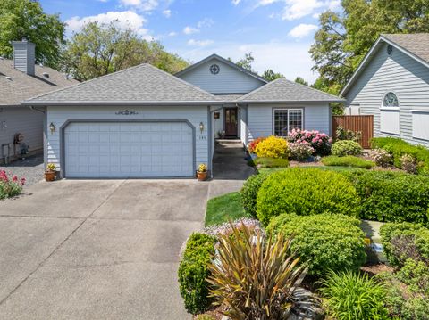 Single Family Residence in Grants Pass OR 1168 Osprey Drive.jpg