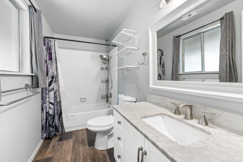 Single Family Residence in Grants Pass OR 962 E Jones Creek Road 7.jpg