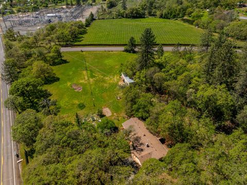 Single Family Residence in Grants Pass OR 962 E Jones Creek Road 29.jpg