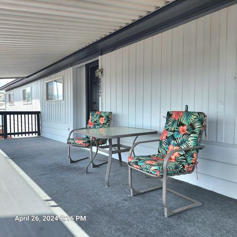 Mobile Home in Grants Pass OR 882 Roguelea Lane 18.jpg